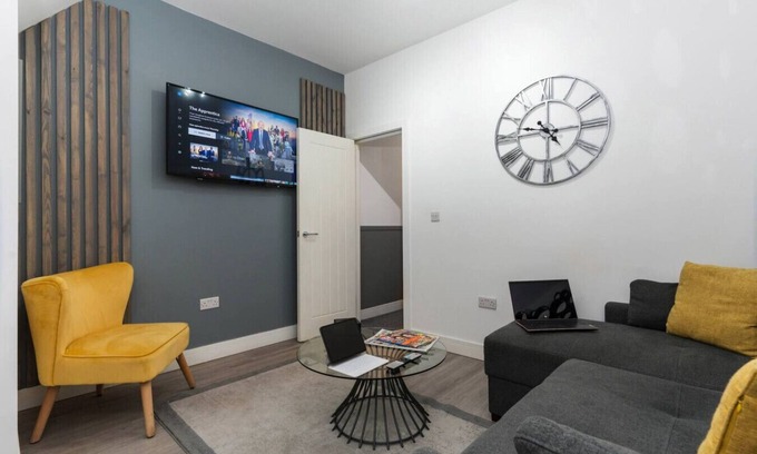 Adamsdown Apartment | NH - F3 · Nottage House Premier Apartments