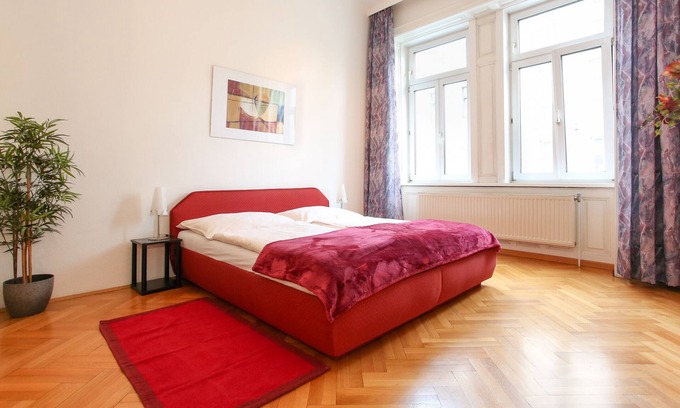Ottakring Apartment | Nice 2 room apartment with luxurious bathroom for up to 4 people