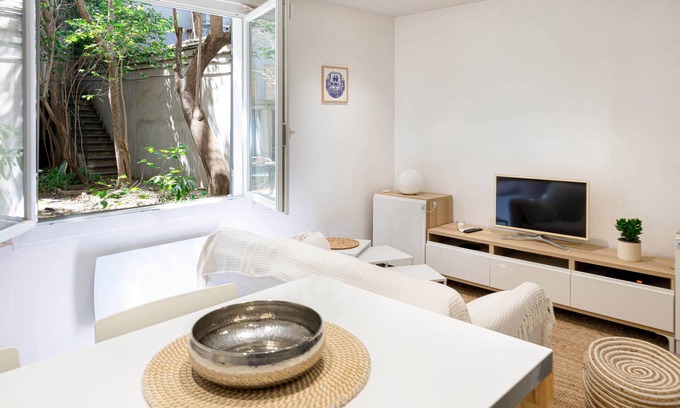 La Castellane Apartment | Nice 37 m² with garden in Marseille