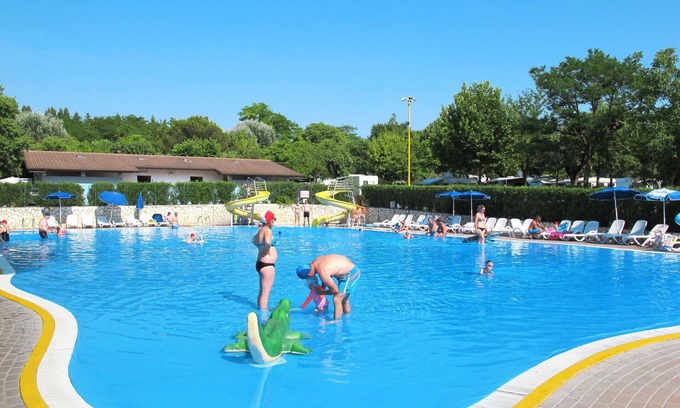Cisano House | Nice apartment in villa for 6 people with A/C, pool, WIFI, terrace and parking
