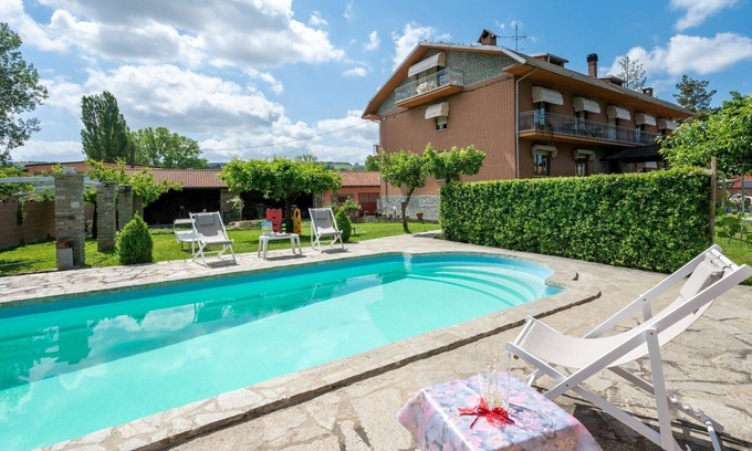 Castagnole delle Lanze Apartment | Nice apartment for 4 people with pool, A/C, WIFI, TV and patio