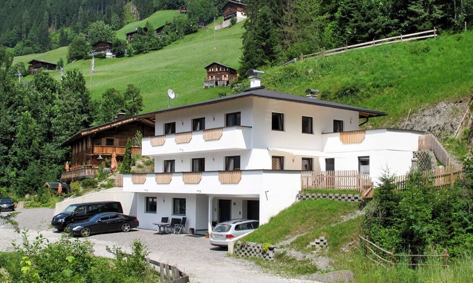Ramsau im Zillertal Apartment | Nice apartment for 14 guests with WIFI, TV, terrace and parking