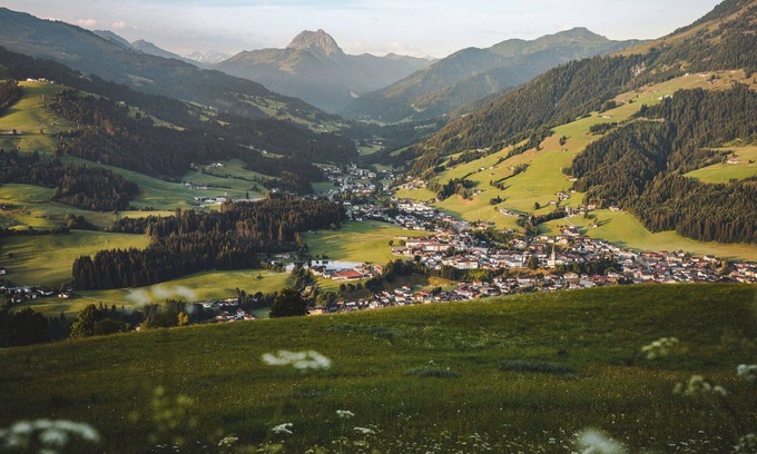 Kirchberg in Tirol Apartment | Nice apartment for 6 guests with WIFI, pool, TV and terrace