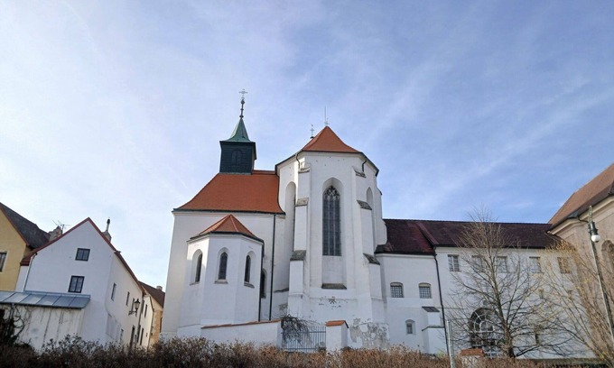 Jindrichuv Hradec Apartment | Nice apartment for 4 guests with A/C, WIFI and TV