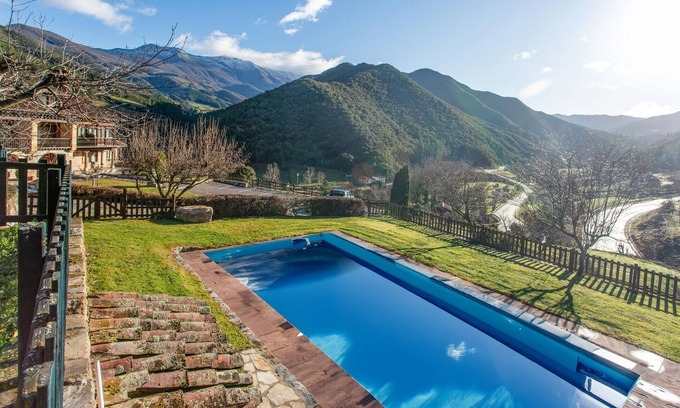 Cabezon de Liebana Apartment | Nice apartment in Cabezon de liebana