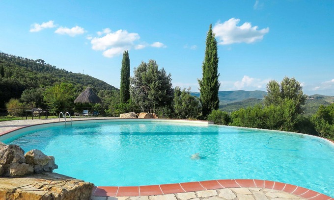 Santo Villa | Nice apartment in villa for 4 guests with pool, A/C, patio, pets allowed and panoramic view