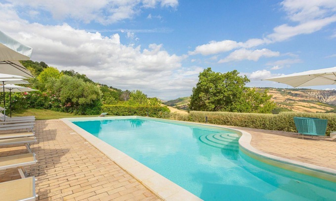 Citta Sant'Angelo House | Nice apartment in villa for 5 people with WIFI, pool, TV, balcony and parking
