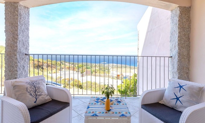 Trinita d'Agultu Apartment | Nice apartment for 4 guests with pool, A/C, TV and patio