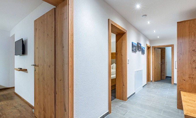 Kappl Apartment | Nice apartment for 15 guests with WIFI, TV and terrace