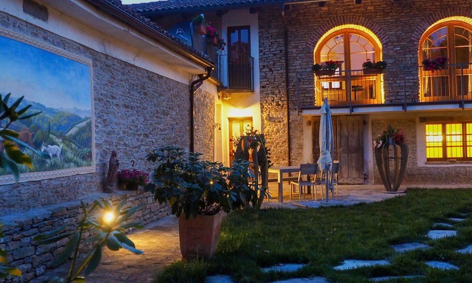Murazzano Apartment | Nice apartment for 2 guests with pool, patio and parking