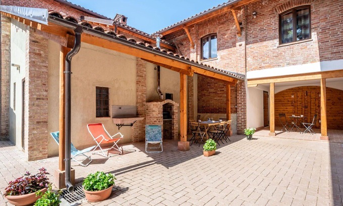 Mondovi Apartment | Nice apartment for 3 guests with WIFI, TV, patio and pets allowed