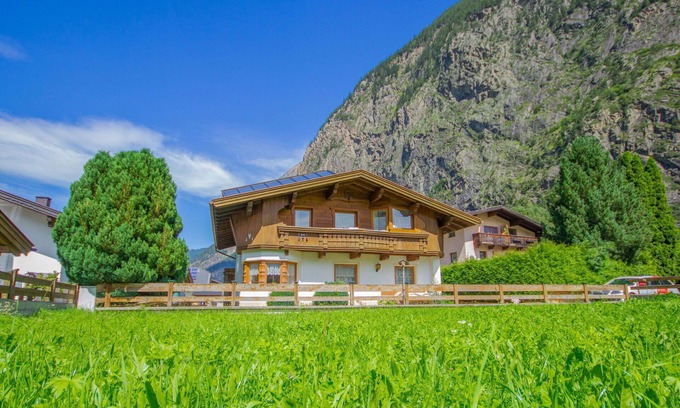 Umhausen Apartment | Nice apartment for 4 people with WIFI, TV, balcony and parking