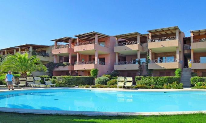 Porto Pozzo Apartment | Nice apartment for 6 people with WIFI, pool, A/C, terrace, pets allowed and parking