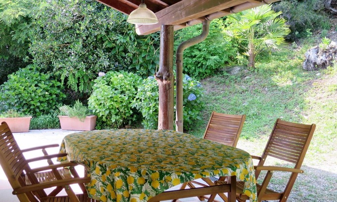 Colmegna Apartment | Nice apartment for 8 people with WIFI, TV, terrace, pets allowed and parking