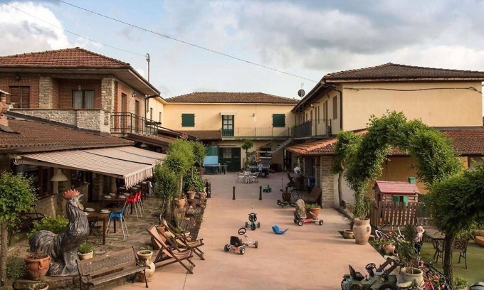 Cortemilia Apartment | Nice apartment for 6 guests with WIFI, pool, TV, terrace and pets allowed