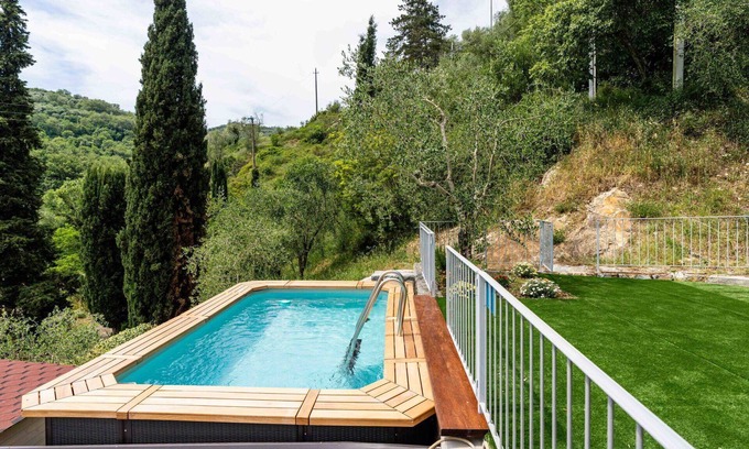 Pontedassio Apartment | Nice apartment for 6 people with pool, WIFI, patio, pets allowed and parking