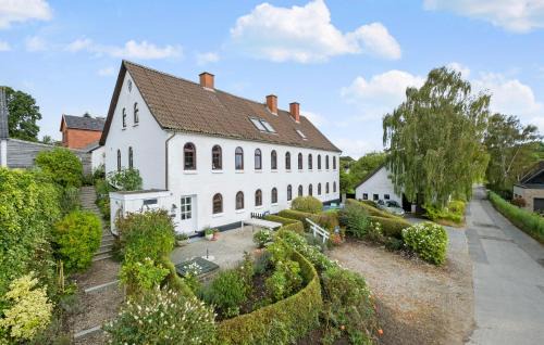 Rendbjerg Apartment | Nice Apartment In Egernsund With Wifi