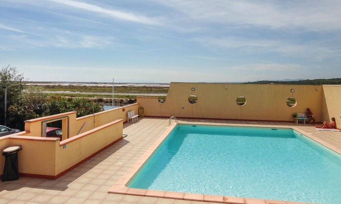 Gruissan Apartment | Nice apartment in Gruissan with kitchen