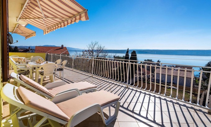 Maslenica Apartment | Nice apartment in Maslenica