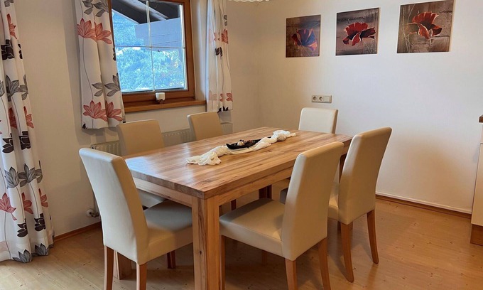 Piesendorf Villa | Nice apartment in villa for 5 guests with WIFI, TV and terrace