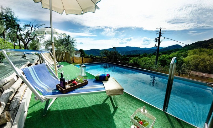 Nozanno Villa | Nice apartment in villa with A/C, pool, internet, TV, terrace, panoramic view, close to Lucca