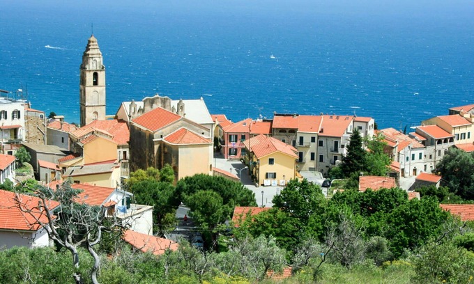 Cipressa Apartment | Nice apartment for 6 people with WIFI, TV, balcony and pets allowed