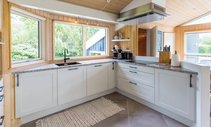Boeslunde House | Nice big and well furnished cottage close to the wonderful bathing beach.