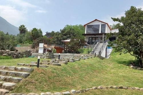 Santa Cruz de Cocachacra Ski Chalet | Nice country house with pool and beautiful view