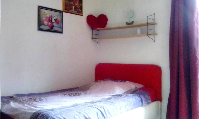 Niederfeld Apartment | Nice Flat, 2km city, 1min tram, car park, wifi, kitchen