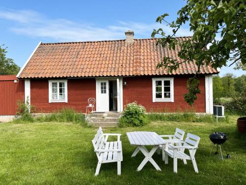 Storlinge House | Nice holiday home on Oland with grazing sheep in the surroundings