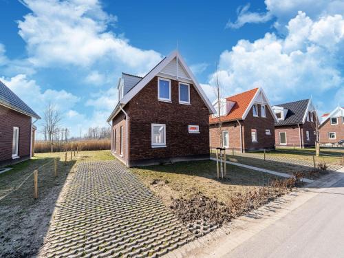 Municipality of Nissewaard House | Nice holiday home with sauna near a lake