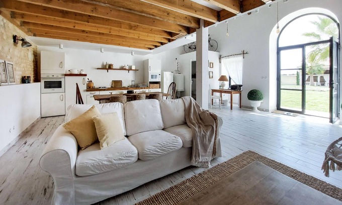 Saint-Julien-de-l'Escap House | Nice home in Saint-Julien-de-l'Esca