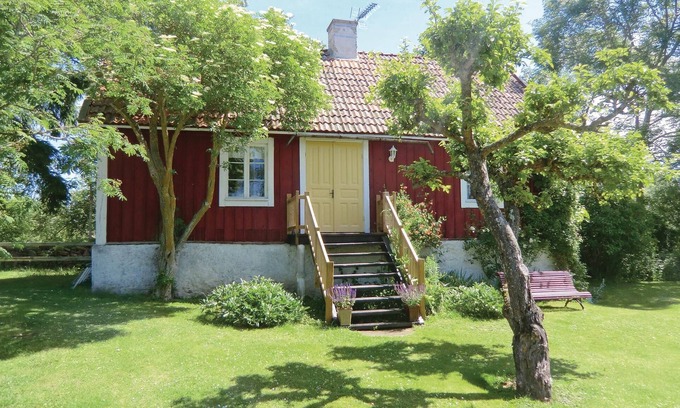 Storlinge House | Nice home in Borgholm with kitchen