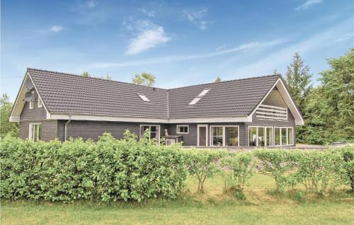Fjellerup Strand House | Nice Home In Glesborg With Sauna