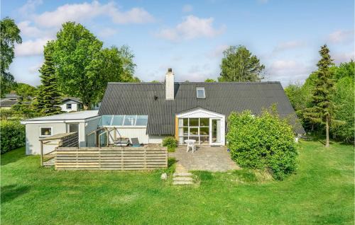 Fjellerup Strand House | Nice Home In Glesborg With Sauna