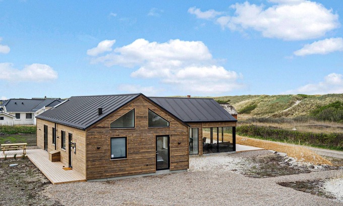 Vrist Strand House | Nice home in Harboøre with sauna