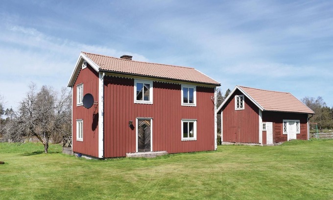 Lenhovda House | Nice home in Lenhovda with kitchen