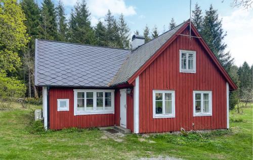 Ljunghult House | Nice Home In Lidhult With Kitchen