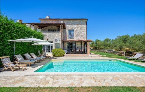 Filipini House | Nice Home In Porec With Kitchen