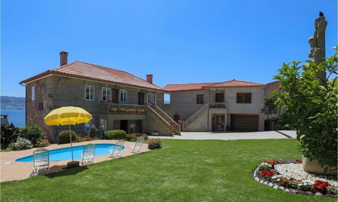 Samieira House | Nice Home In Raxo With Wifi