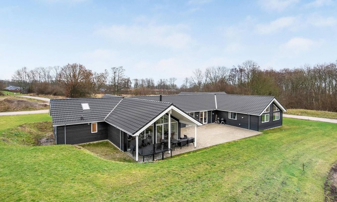 Mommark Strand House | Nice home in Sydals with sauna