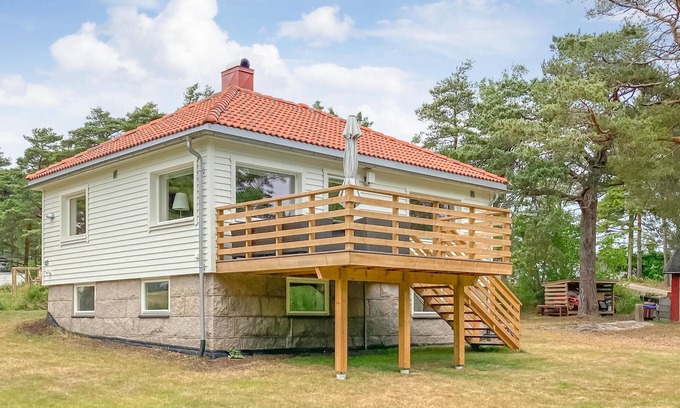 Hvaler House | Nice home in Vesterøy with WiFi