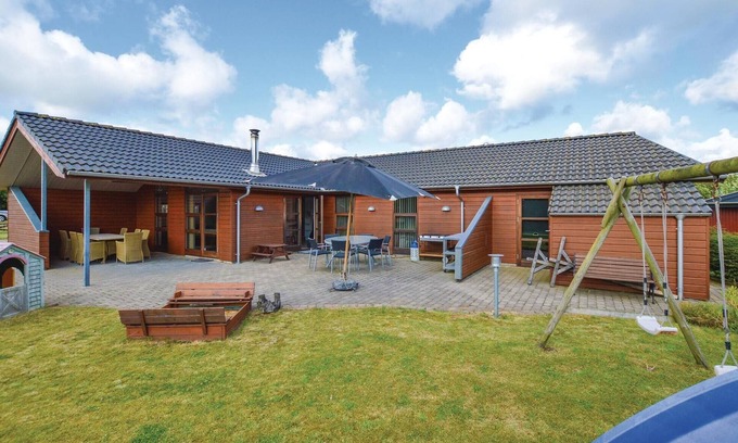 Vinderup House | Nice home in Vinderup with WiFi