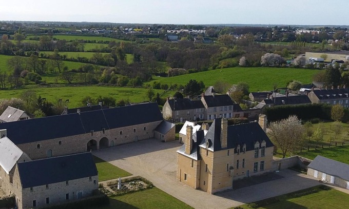 Bayeux Cottage | Nice house in Bayeux in an outstanding site.