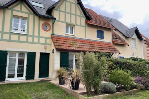 Port Guillaume House | Nice house with garden near the beach