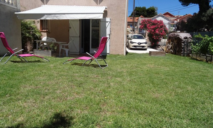 Saint-Henri Apartment | Nice independent studio on the ground floor of a villa in L'estaque Mourepiane.