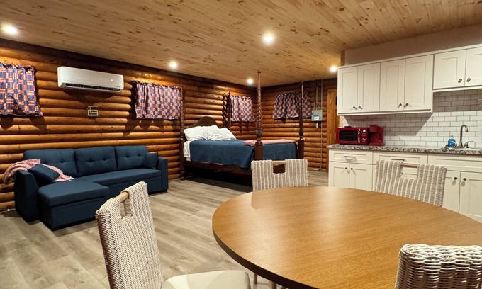 Cambridge Cabin | Nice log cabin on back country road with peace, quiet and the amenities of home