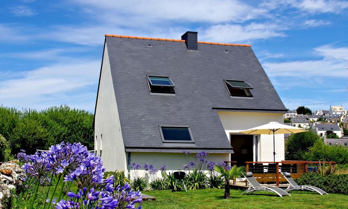 Poulgoazec House | Nice new house 3 * magnificent sea view - Calm and tranquility - Wifi/Canalsat