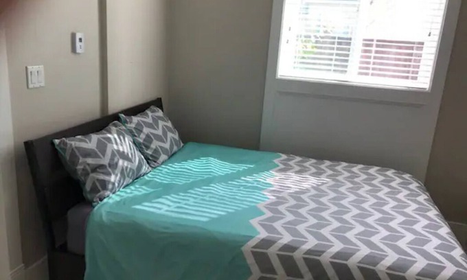 Seafair House | Nice Private room with private bathroom near Vancouver airport in Richmond BC