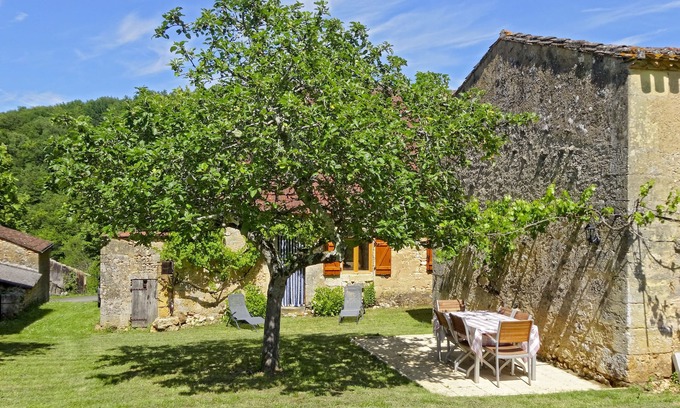 Bayac House | Nice, renovated house in the Dordogne, near Lalinde, Couze and Beaumont.